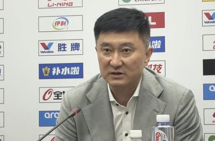 MK体育官方网站-杜锋：球队现在很困难，徐杰和胡明轩身体不适依然坚持了下来